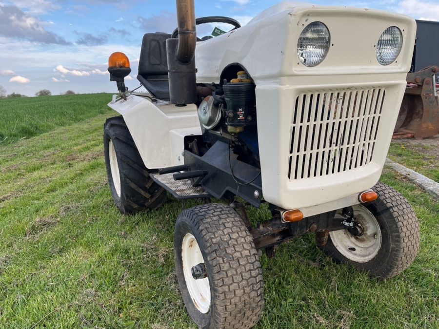 Klaravik Auktioner Bolens Traktor