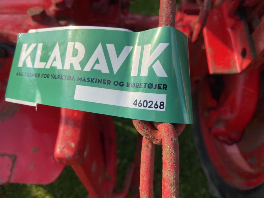 Klaravik Auktioner - Traktor